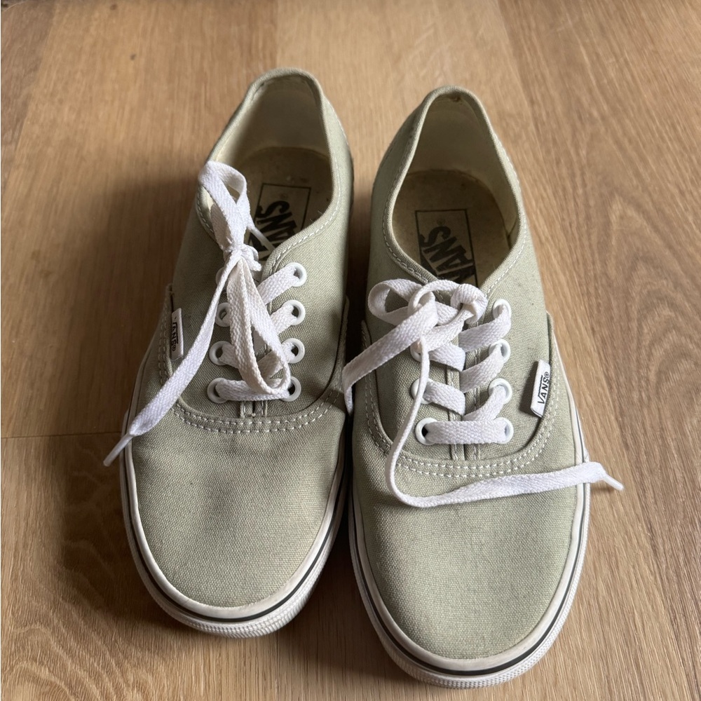 Low top vans - light green - women’s size 6